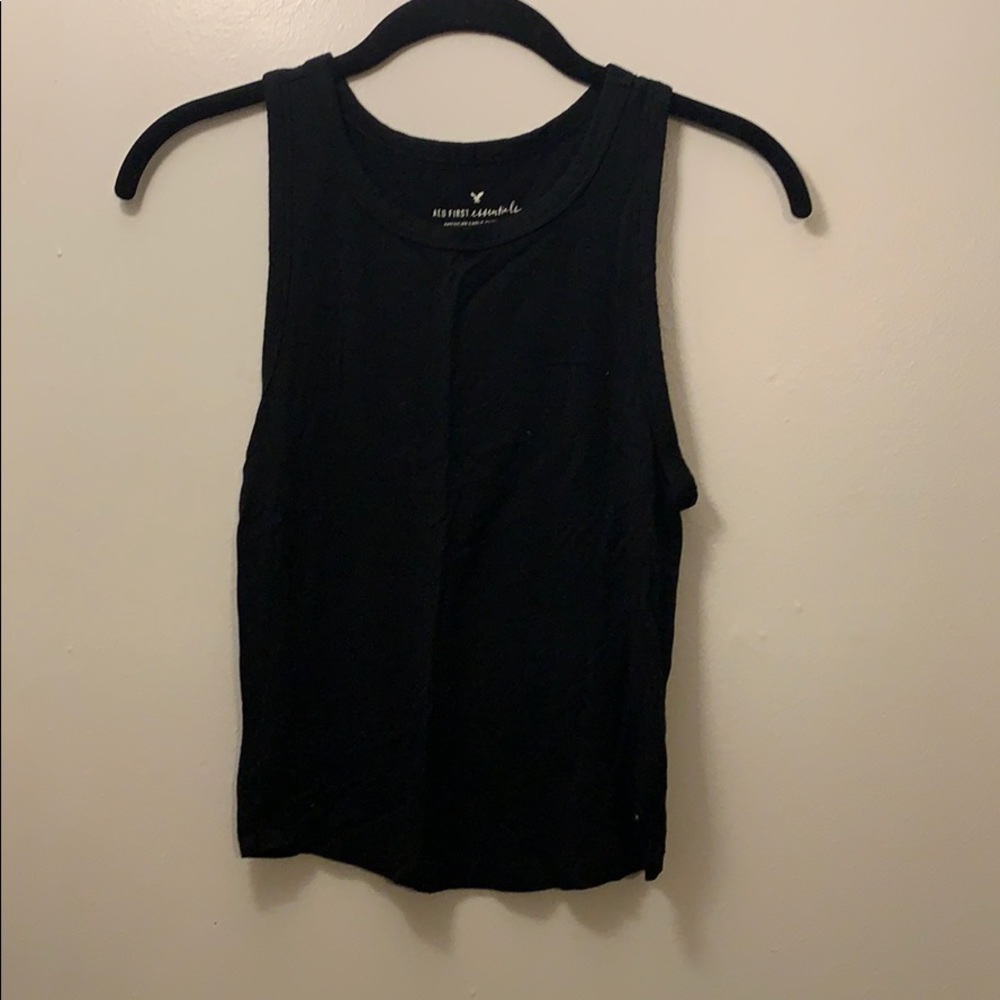 Black slightly cropped tank top